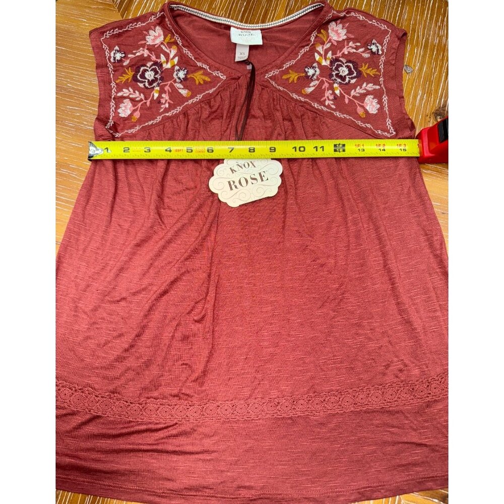 Knox Rose Embroidered Sleeveless Top XS Rayon/Spandex Blend Burgundy Boho Style - Picture 5 of 7